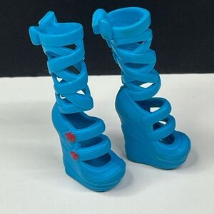 Monster High Ghoulia Yelps Freaky Fusion doll blue wedge boots/shoes